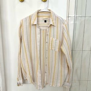 Universal Thread Shirt